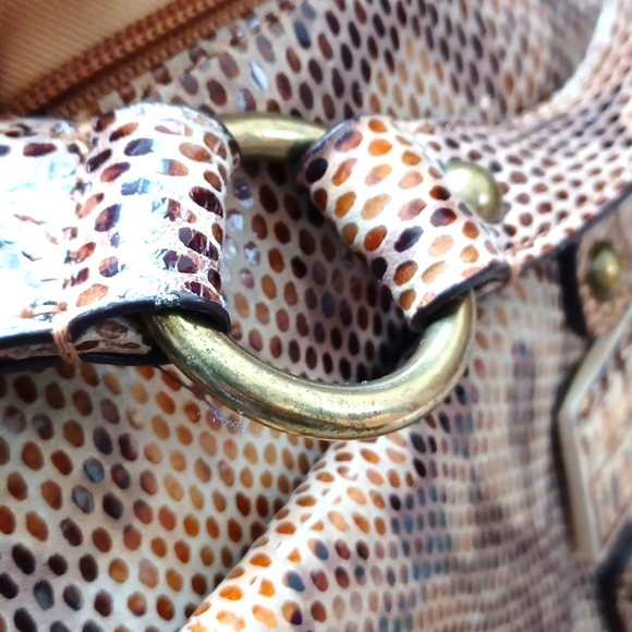 Wilson's Leather Shoulder Bag Style 30148-20 Animal Print - Picture 8 of 16